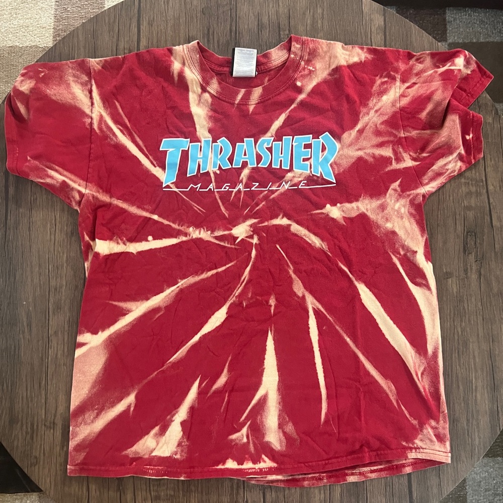 Upcycled Thrasher Red and Cream Tie-Dye T-Shirt Large